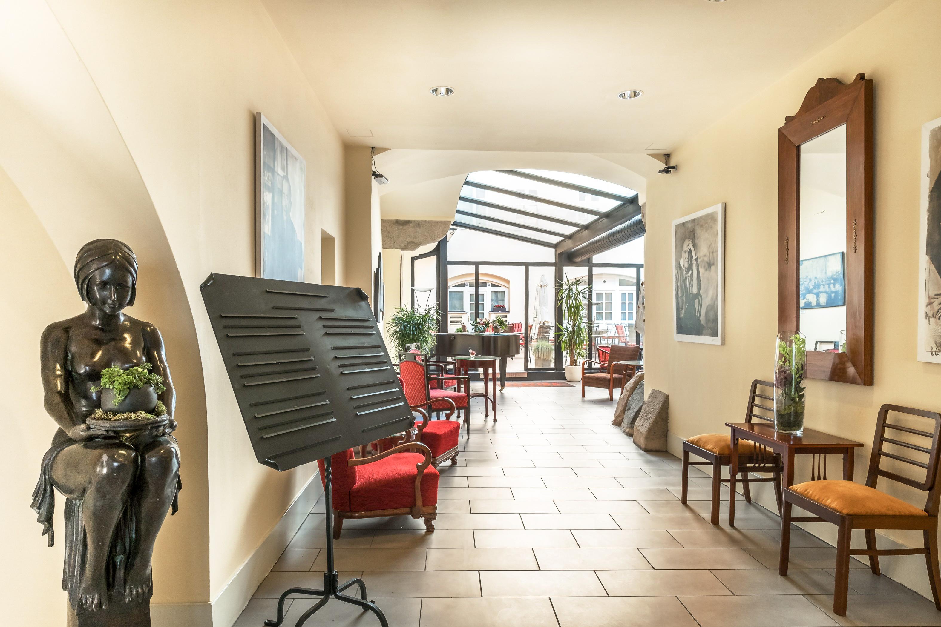 Hotel Bookquet Prag Exterior foto The interior of the hotel